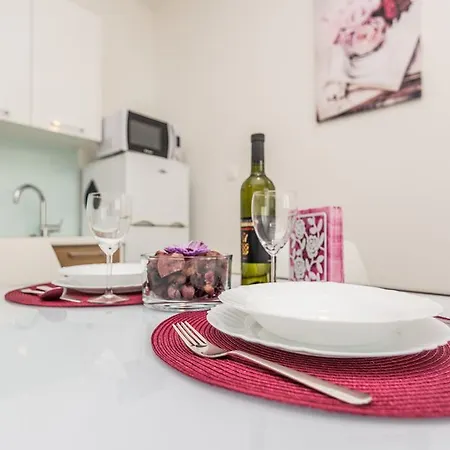 Melita Center Apartment *