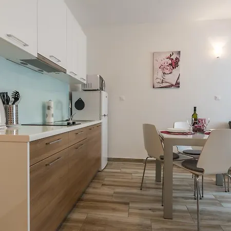 Melita Center Apartment *