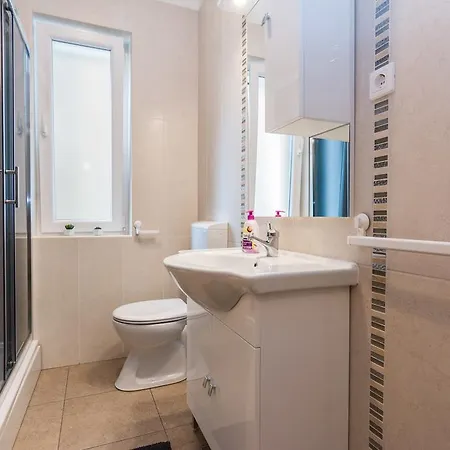 דירה Melita Center